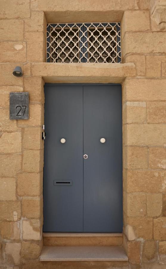 Numru 27 Expertly Restored Small House Of Character Cospicua Exterior photo