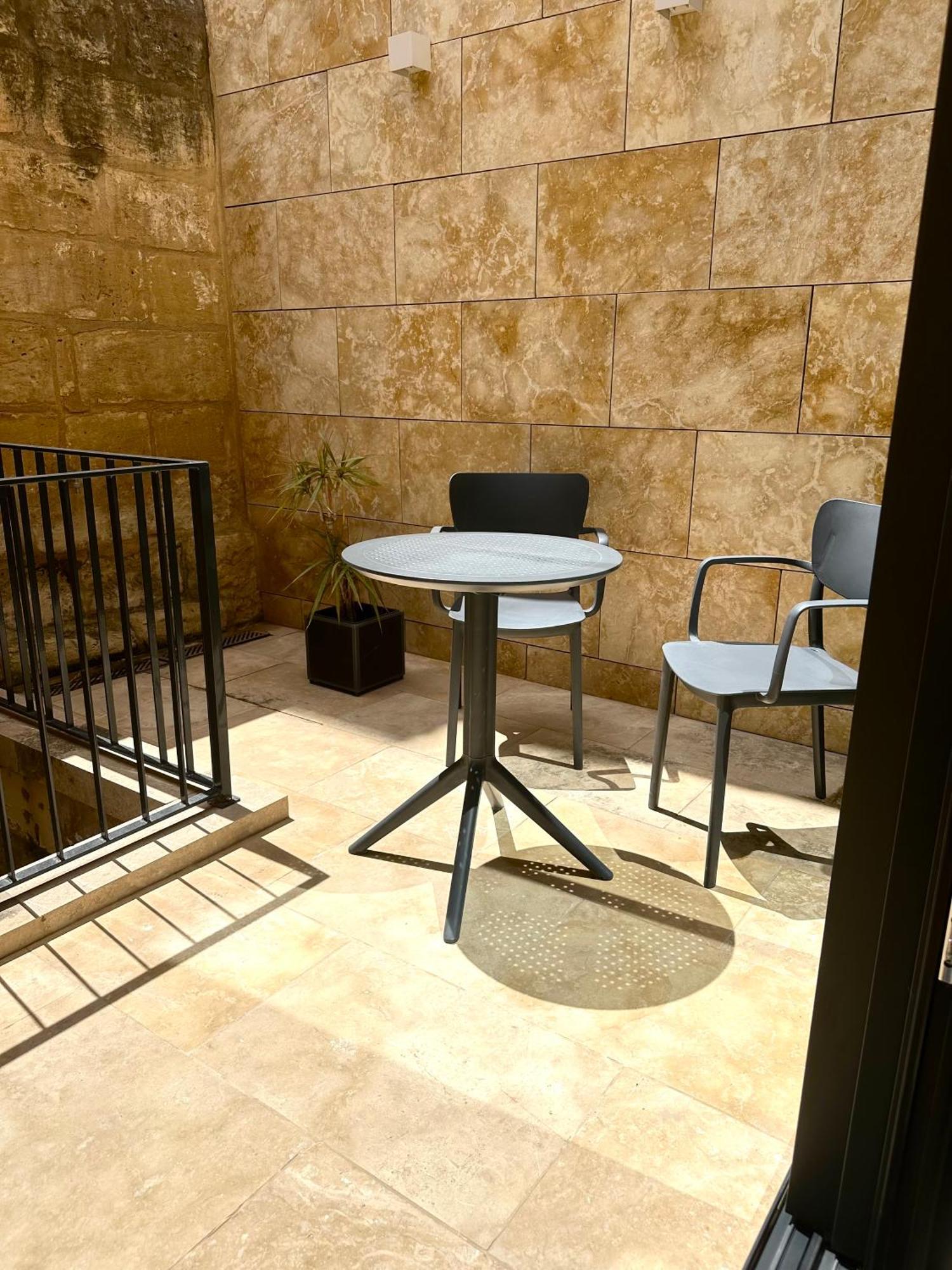 Numru 27 Expertly Restored Small House Of Character Cospicua Exterior photo